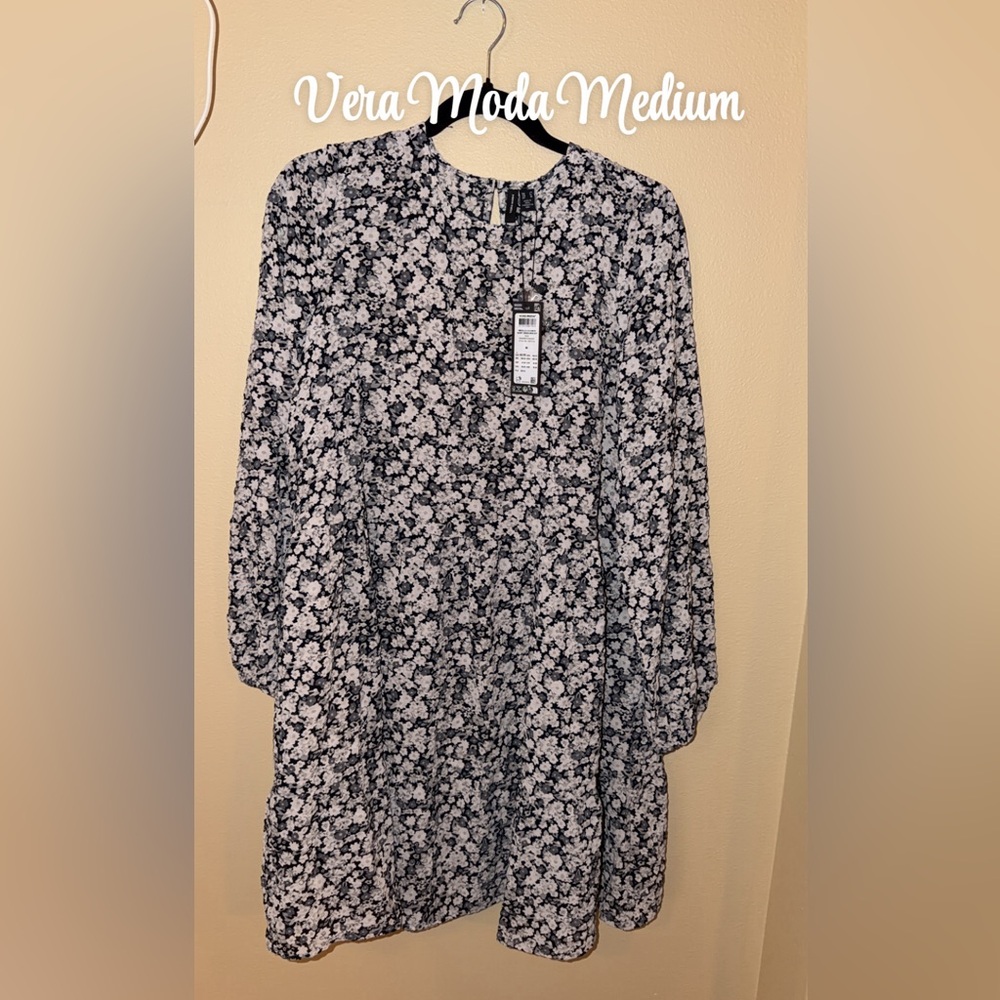 Vero Moda Monochrome Floral Midi Dress